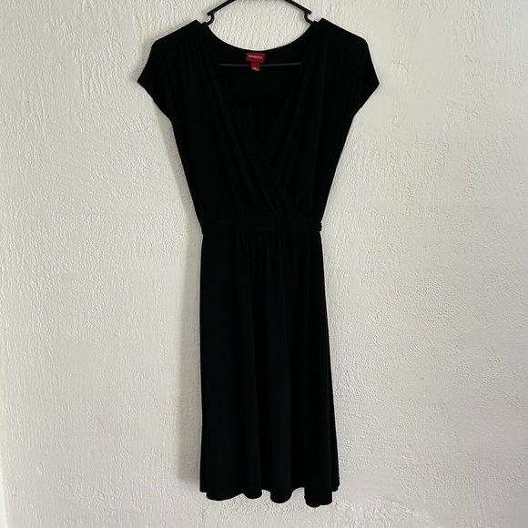 Merona Dresses & Skirts - EUC - LITTLE BLACK DRESS WOMANS KNEE LENGTH STAPLE PIECE